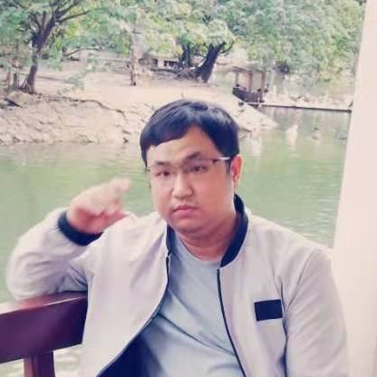 晨曦凝眸专注的照片