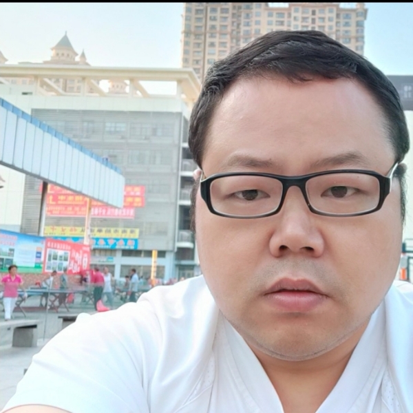 乌冬面勤奋的照片