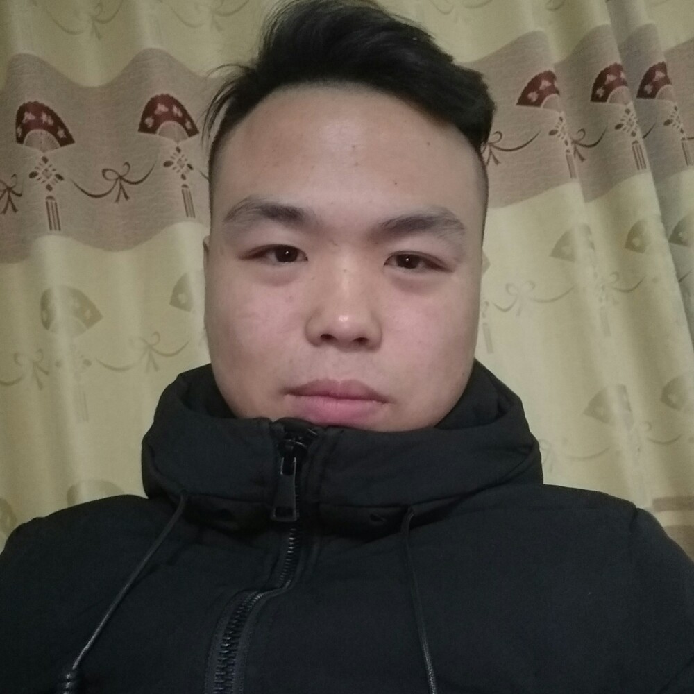 魁梧与百合的照片