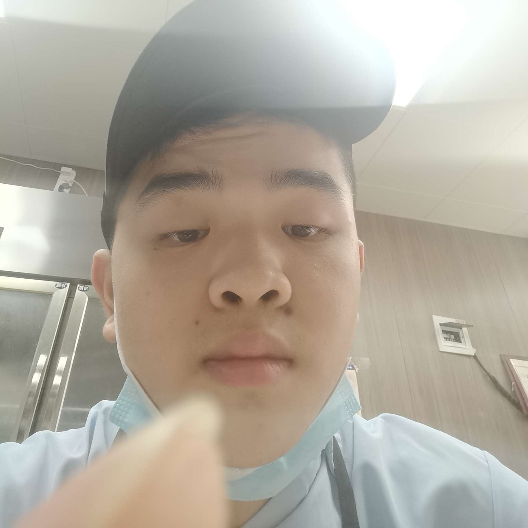 文静就小松鼠的照片