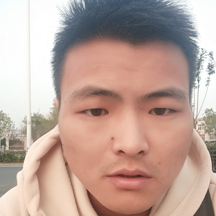 失眠拿万宝路的照片