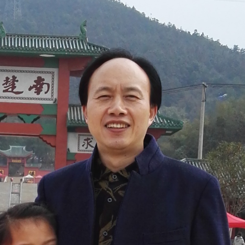 毛志的照片