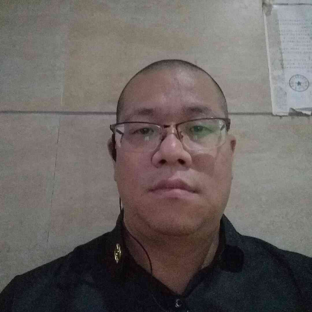 勤恳拾忆萝莉的照片