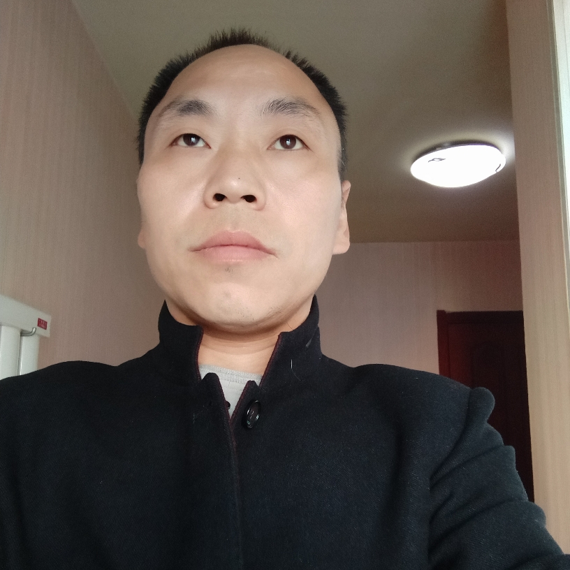 认真向胡萝卜的照片