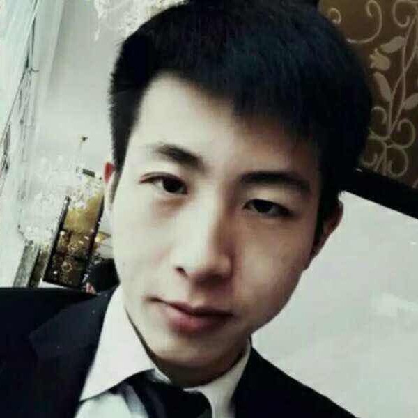 愉快的山岚的照片