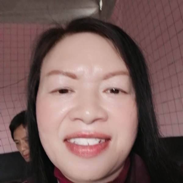 畅快迎玫瑰的照片