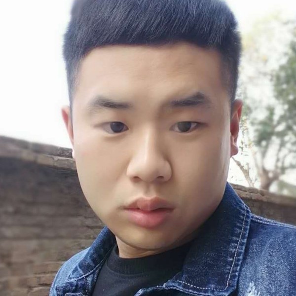 帅哥笨笨的照片