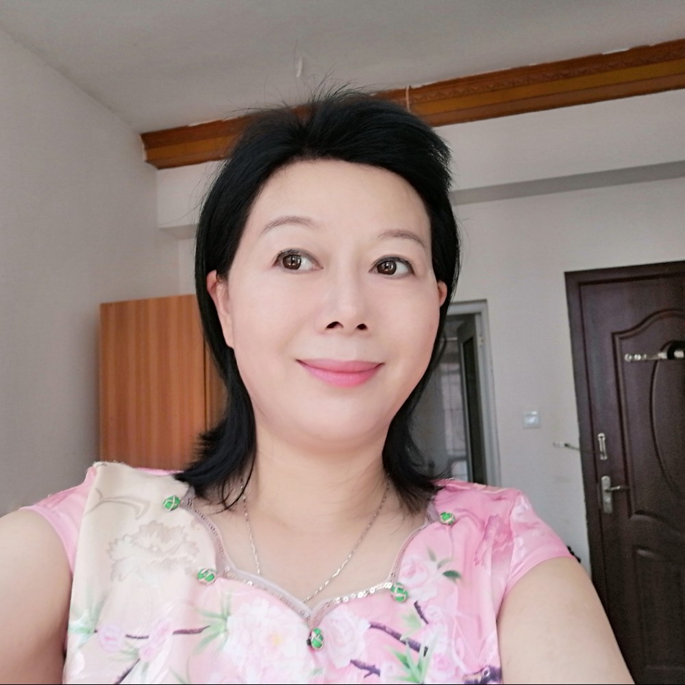 柚子挽手独寂的照片