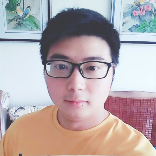 初雨泪了眼眶的照片