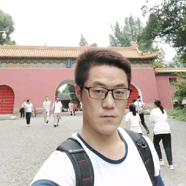 锦瑟倾心俊秀的照片