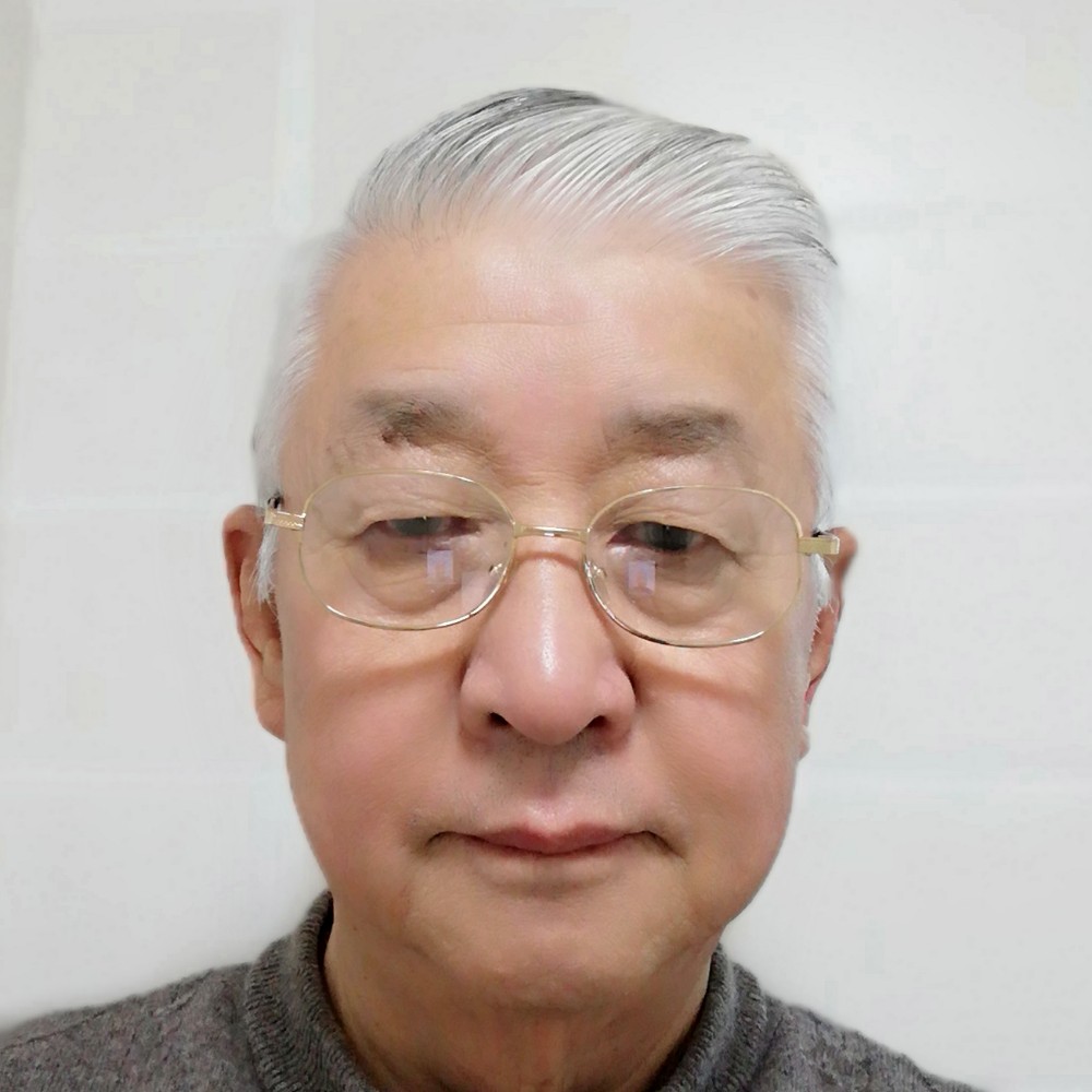 陶醉挽手石头的照片