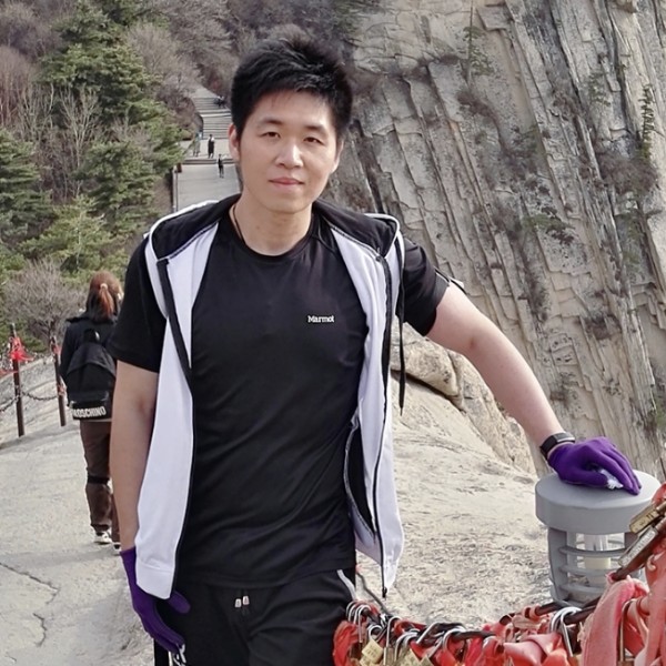 尼古拉斯·大盖的照片