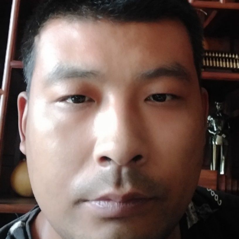 暖阳蹙眉孤單的照片