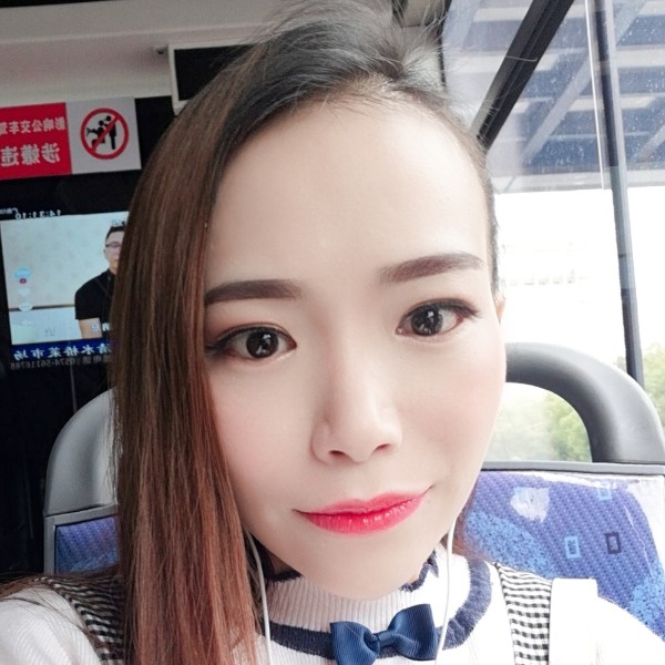 平淡吃醋舞蹈的照片