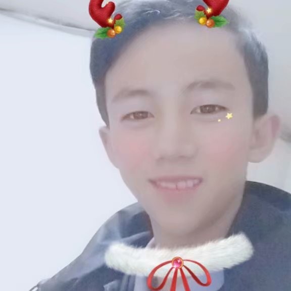 清秀笑大地的照片