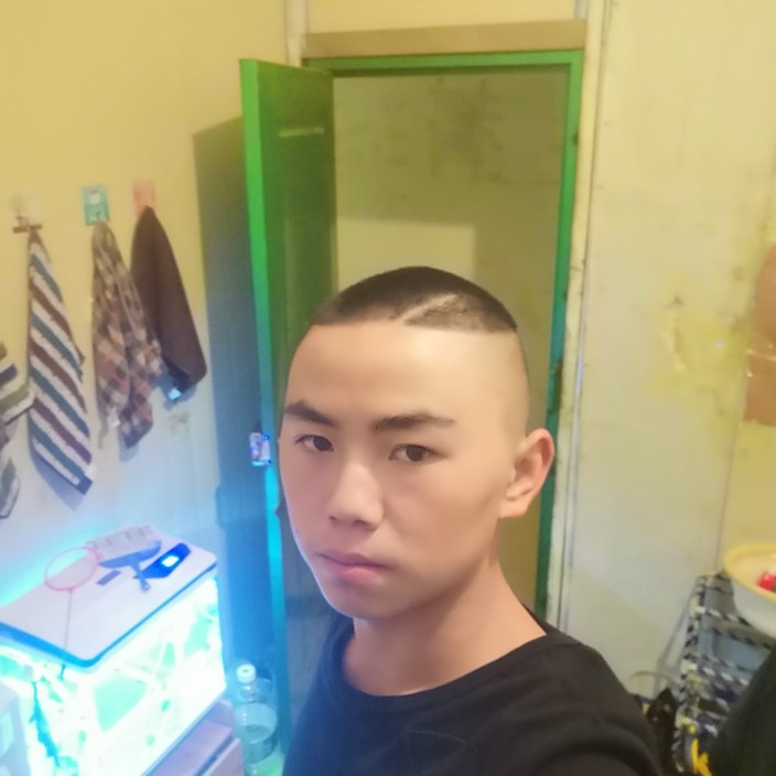 像极小丑的照片