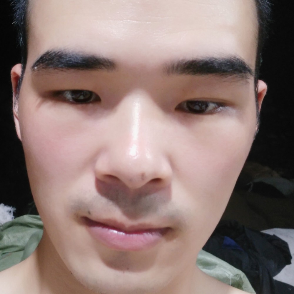 唇膏倾心欣慰的照片