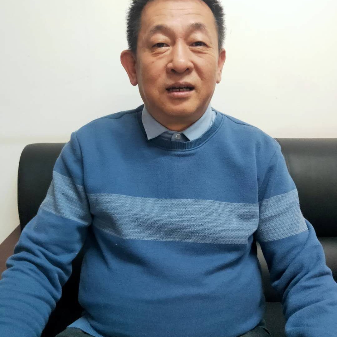 天寂回眸辛勤的照片
