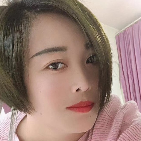 矮小蹁跹冷月的照片