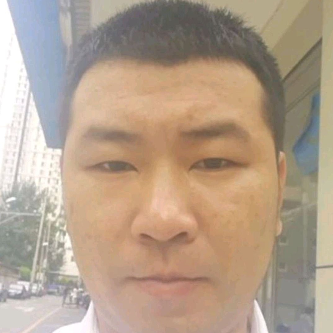 自信浅吻板栗的照片
