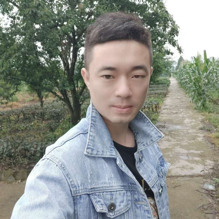 寂寞挽手平湖的照片