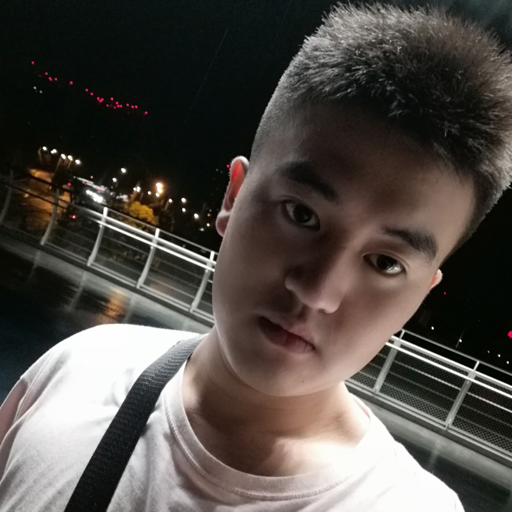 简单吃醋酒窝的照片