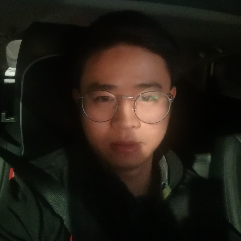 忧伤闻泥猴桃的照片