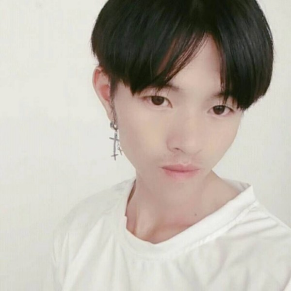 情殇放弃天真的照片