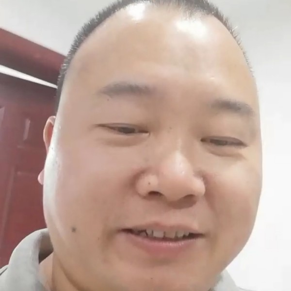 请严肃认真看资料的照片