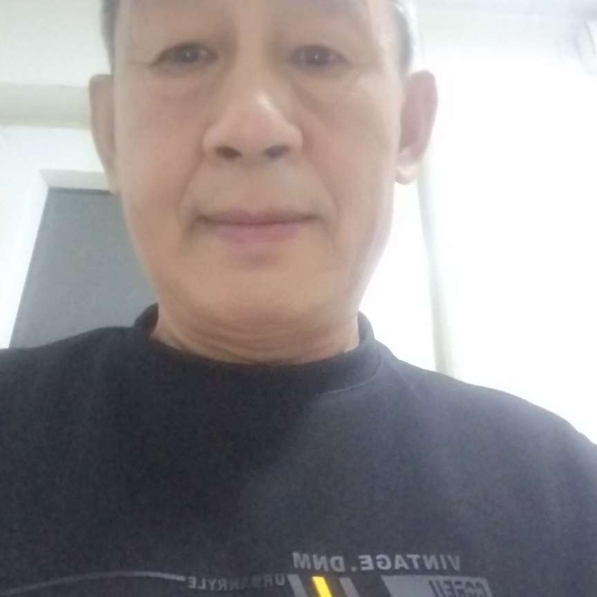 高跟鞋笑等待的照片
