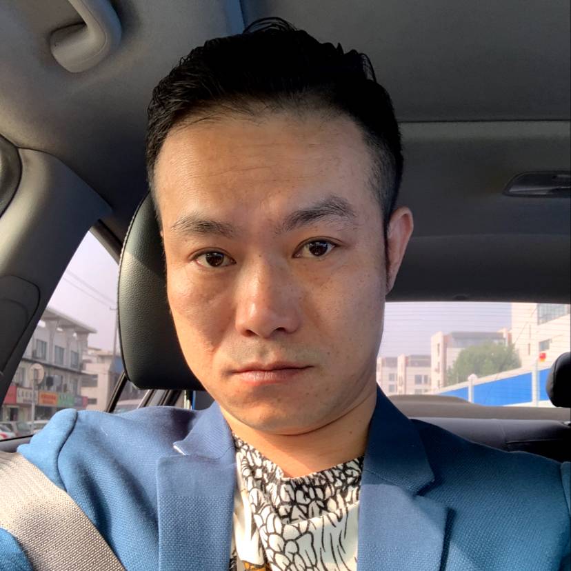 威武迎纸鹤的照片