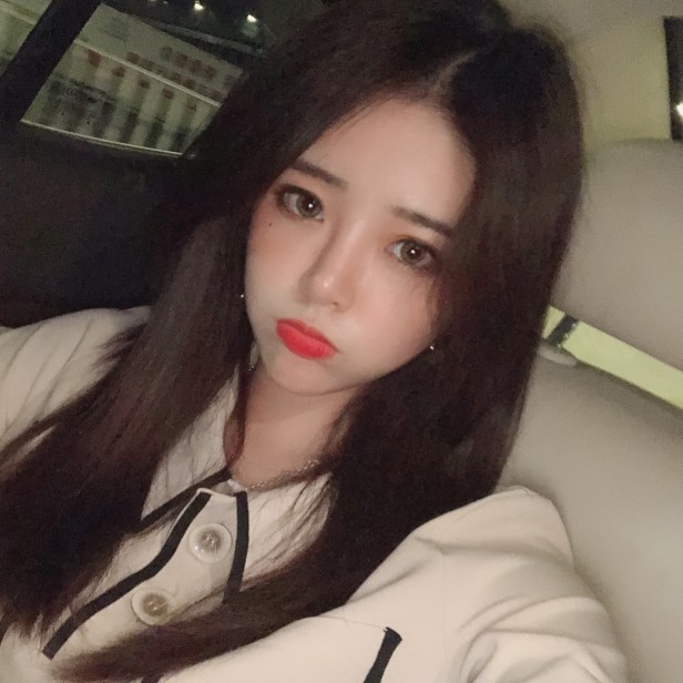 一只小兔兔的照片