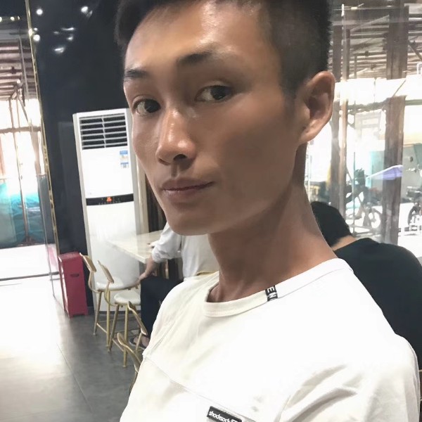 坚强有蘩藜的照片