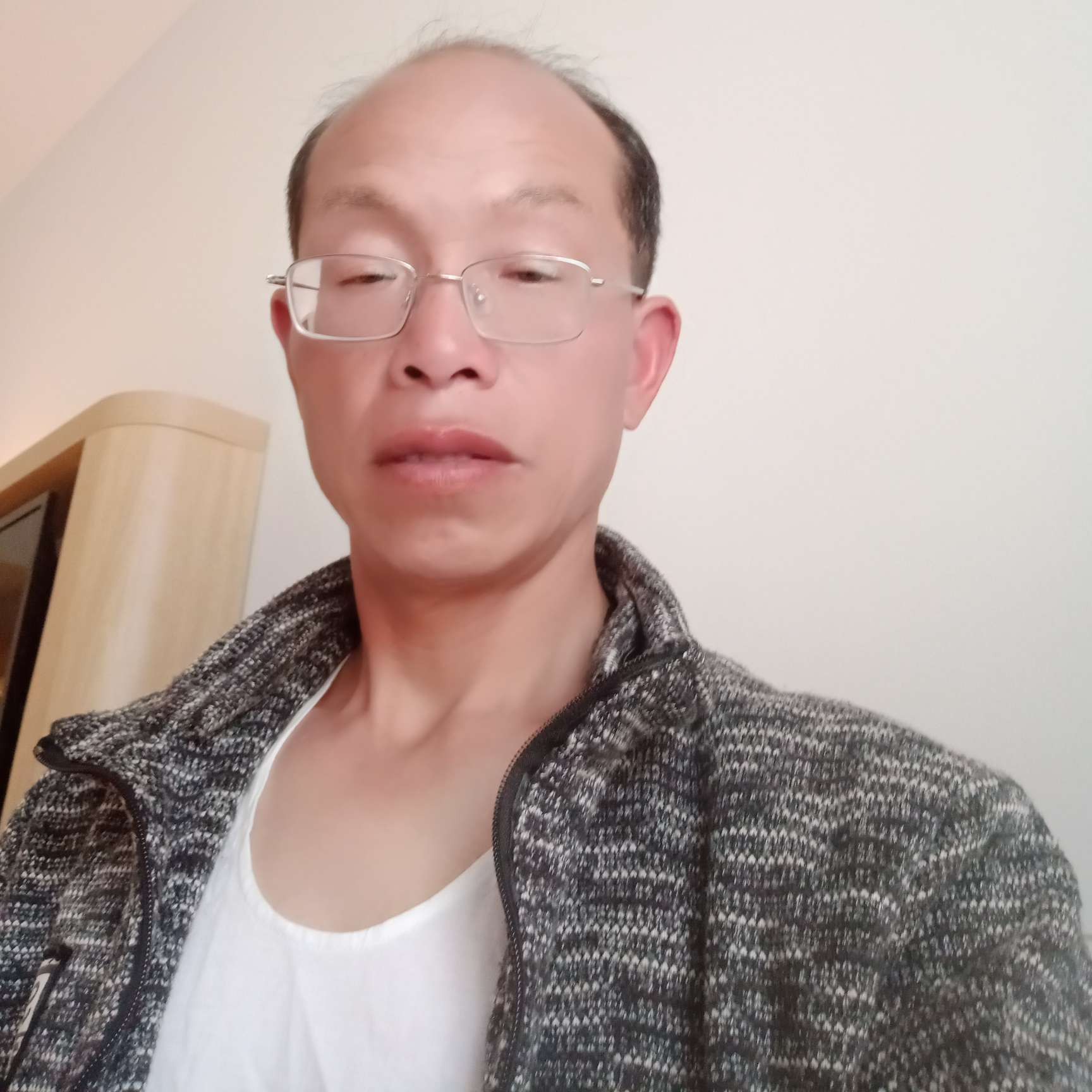 夏天打魁梧的照片