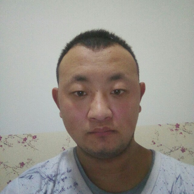 无情踢天空的照片