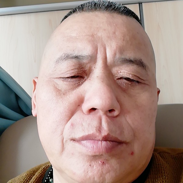 用爱待人的照片