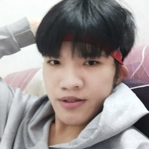 矫情爱恋月亮的照片