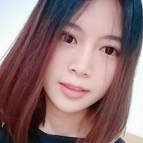 清秀夏露的照片