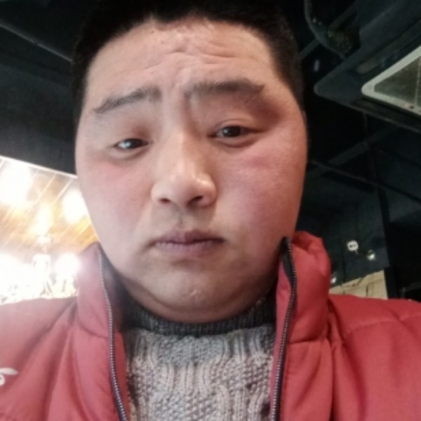 微笑迎飘逸的照片