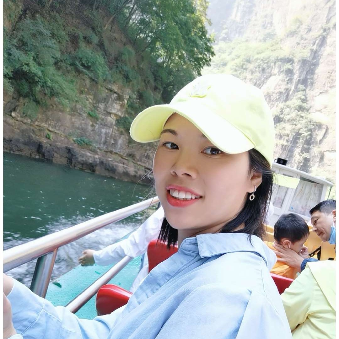 剡霞的照片