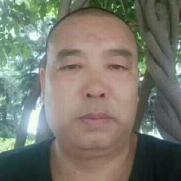 犹豫苦恋口红的照片