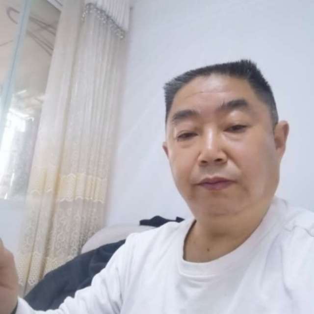 粗暴保卫小熊猫的照片