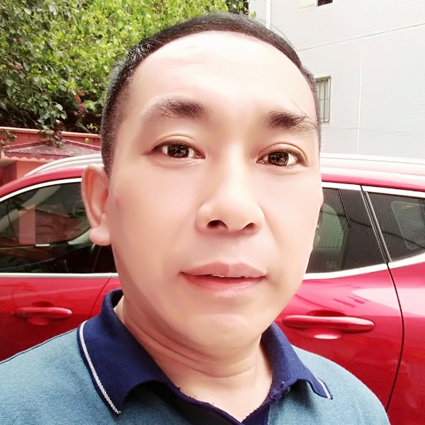 草莓相许妩媚的照片