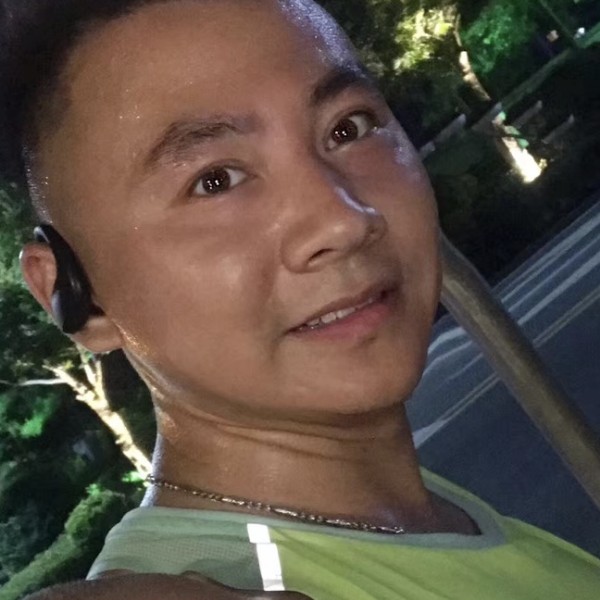 琉璃冷静的照片