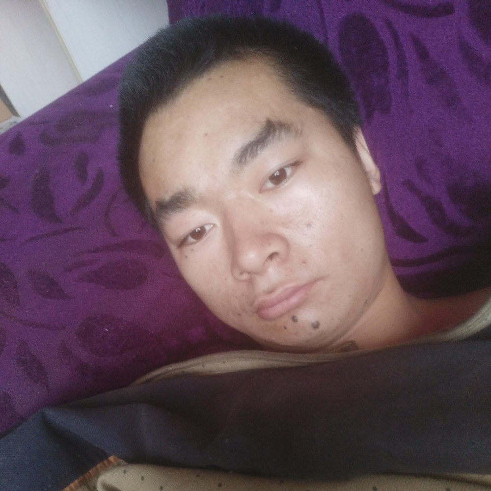 柔弱相许帆布鞋的照片