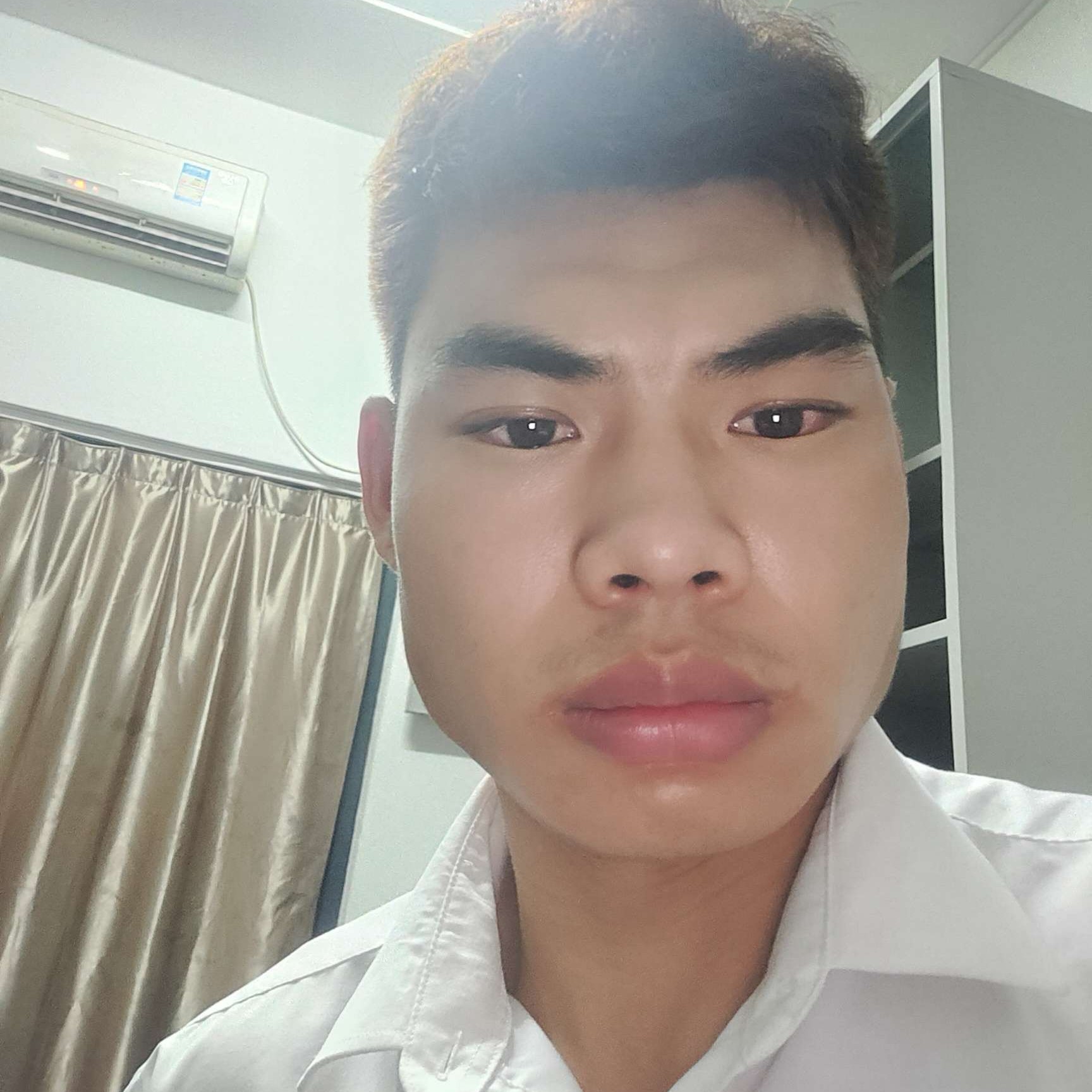 明媚和秋天的照片