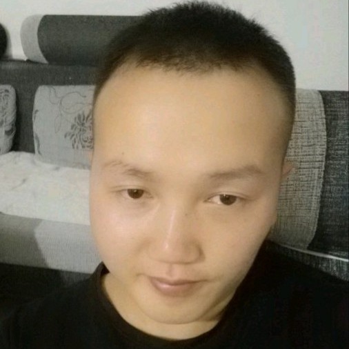 画板深拥隐忍的照片