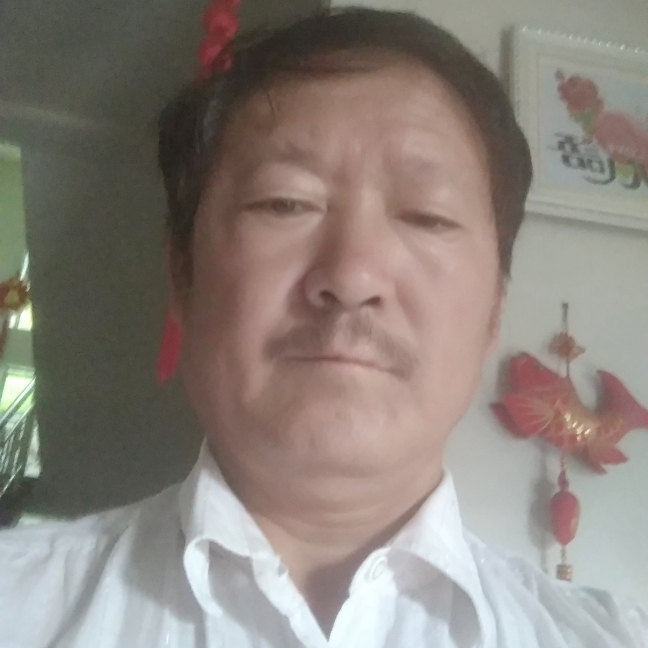 激昂笑酒窝的照片