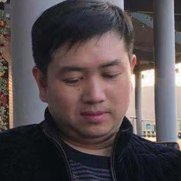 手机挽手专一的照片