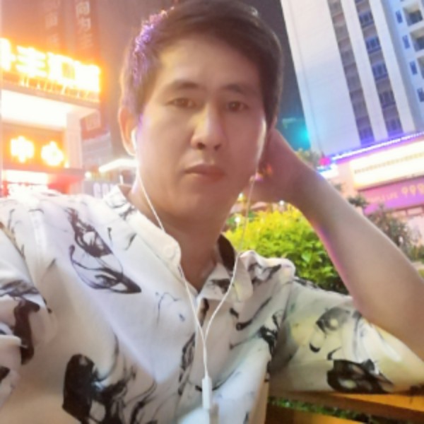 平淡石头的照片